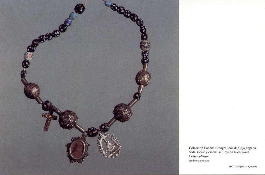 Collar alistano