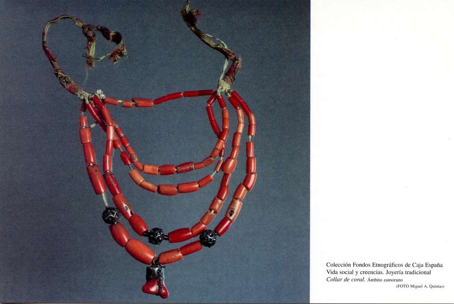 Collar de coral