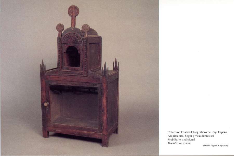 Mueble con vitrina