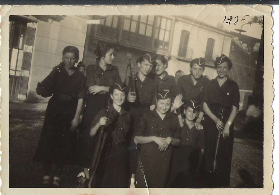 En parte superior derecha: 1936