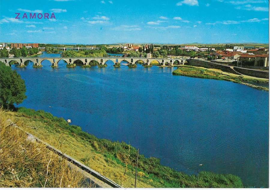 Puente romano y de hierro