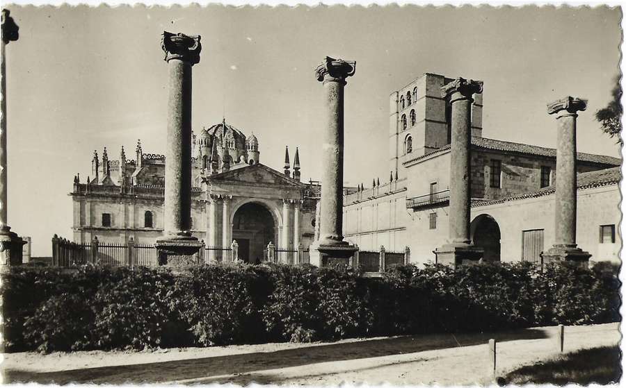 Catedral desde el Parque General Mola