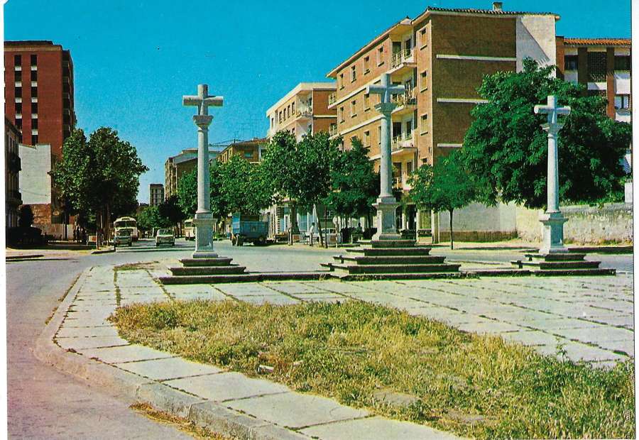 Avenida de las Tres Cruces  (Ca. 1969)